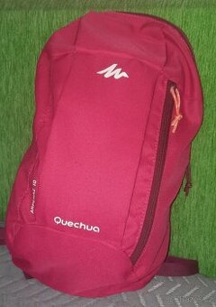 Turistický batoh DECATHLON 10l