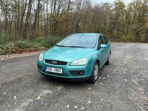 Ford Focus 1.6 74kw 2007-vyhřívané sklo, tažné, tempomat