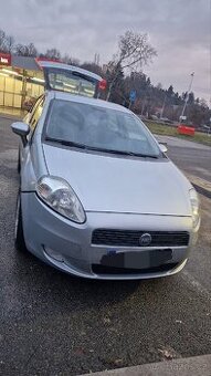 Fiat Grande Punto 1,4 57kw 2006,senzory,klima pojizdné