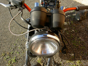 Honda CB 750 světlo