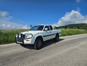 Pickup Mitsubishi L200 2002 2.5 l Diesel 85 kW nova stk,ek