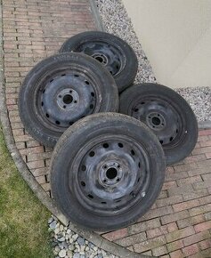 Plechové disky 4x100 15 s letním pneu 185/65 R15 - 1