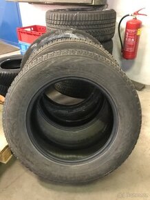 Pneu 235/65 r17 zimní