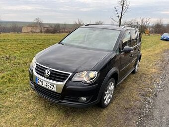 VW Touran Cross 2.0 TDI 7 míst tažné z.