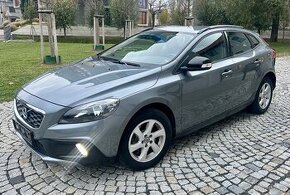 VOLVO V40 2.0D CROSS COUNTRY-AUTOMAT-NAVI-VIRTUÁ-PDC