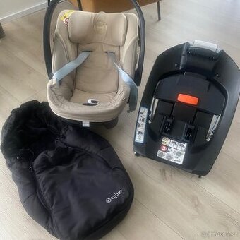 Autosedacka Cybex Aton 5 2023 + zakladna Cybex Aton.