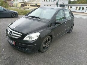 Mercedes Benz B180