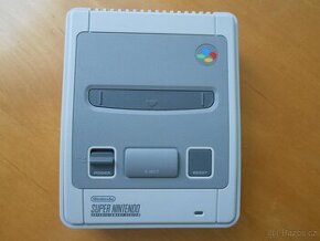 SUPER NINTENDO ENTERTAINMENT SYSTEM model CLV-301- zachovalý - 1