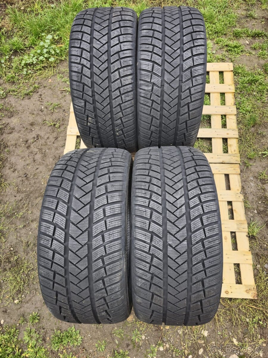 Zimní pneu 285/35 R22 XL 106Y WINTRAC PRO+ VREDESTEIN