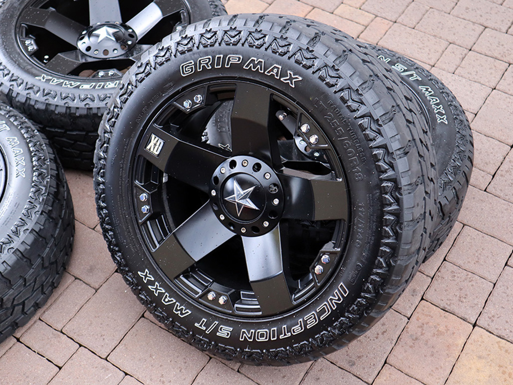 18" 6x139,7  = KMC XD ROCKSTAR + 255/60R18 M/T OFFROAD