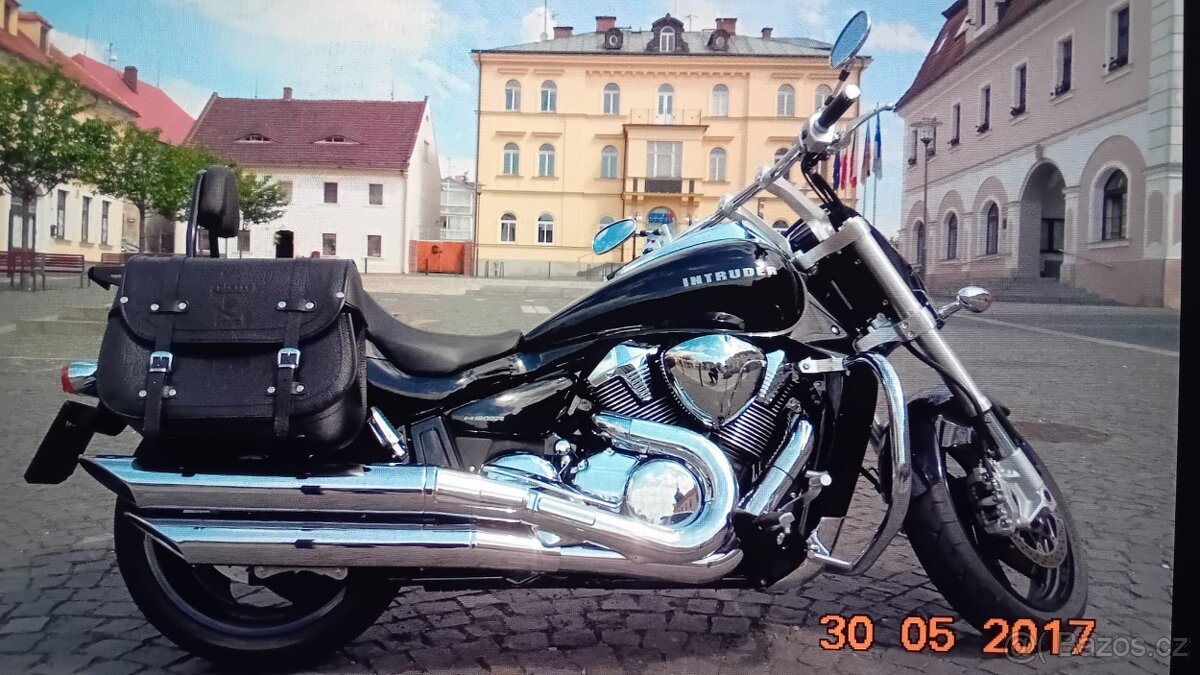 motocykl SUZUKI INTRUDER M1800R r.v. 2016-první majitel