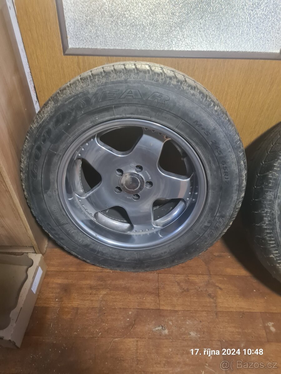 245/65 r17