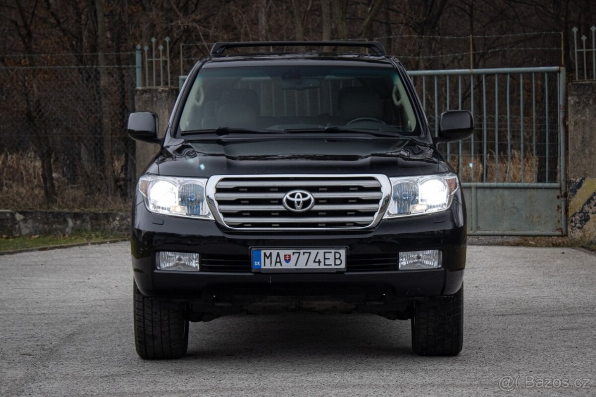 Toyota Land Cruiser 4,5l V8 7-miest.