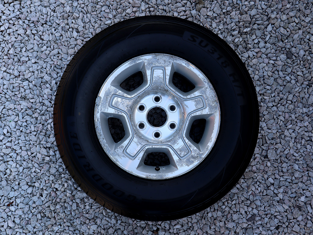 17" Alu kola = 6x139,7 = CHEVY TAHOE SUBURBAN SILVERADO