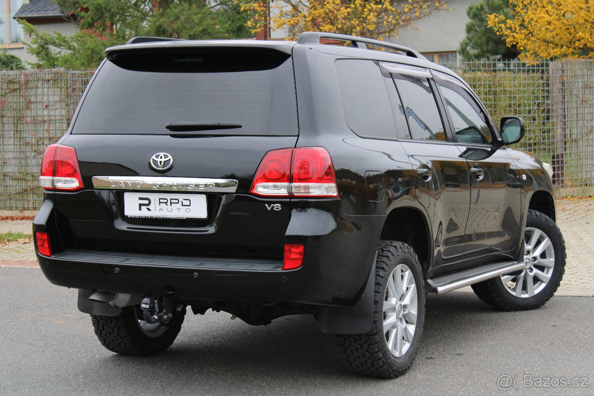 Toyota Land Cruiser 200 4.5 D4-D Luxury / 210 kW / Tažné