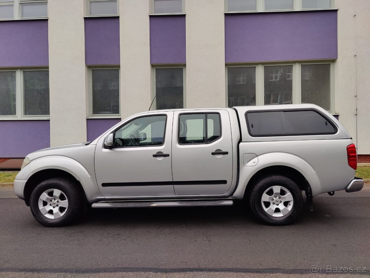 Nissan Navara 2,5 DCi 4x4 / automat /