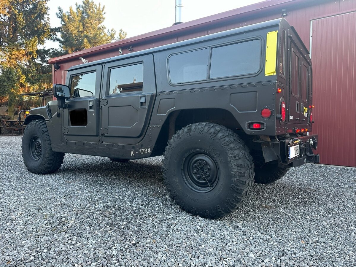 HUMMER H1