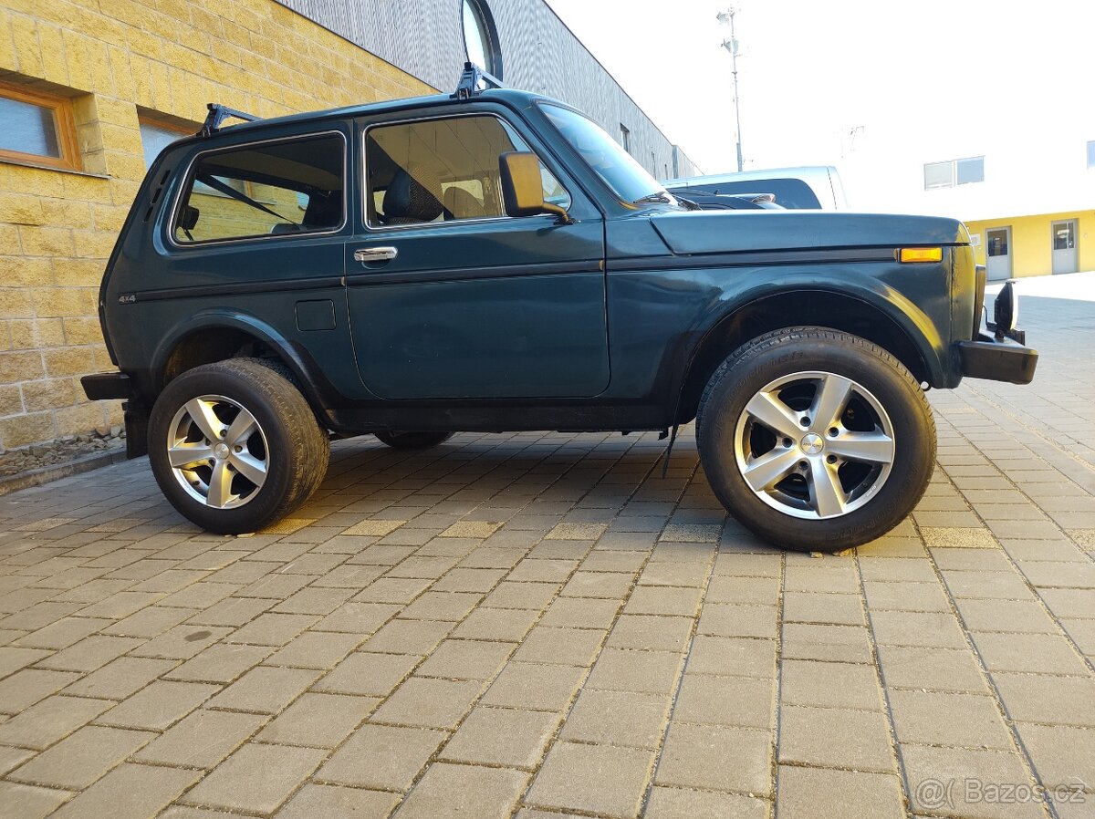 LADA NIVA 1.7i 4X4  5rychlostí, tažné, dovoz D