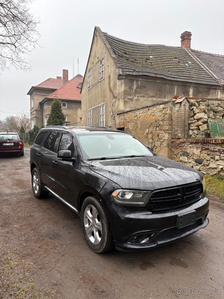 Dodge Durango 2015 3.6 V6 7 míst kosmické vady