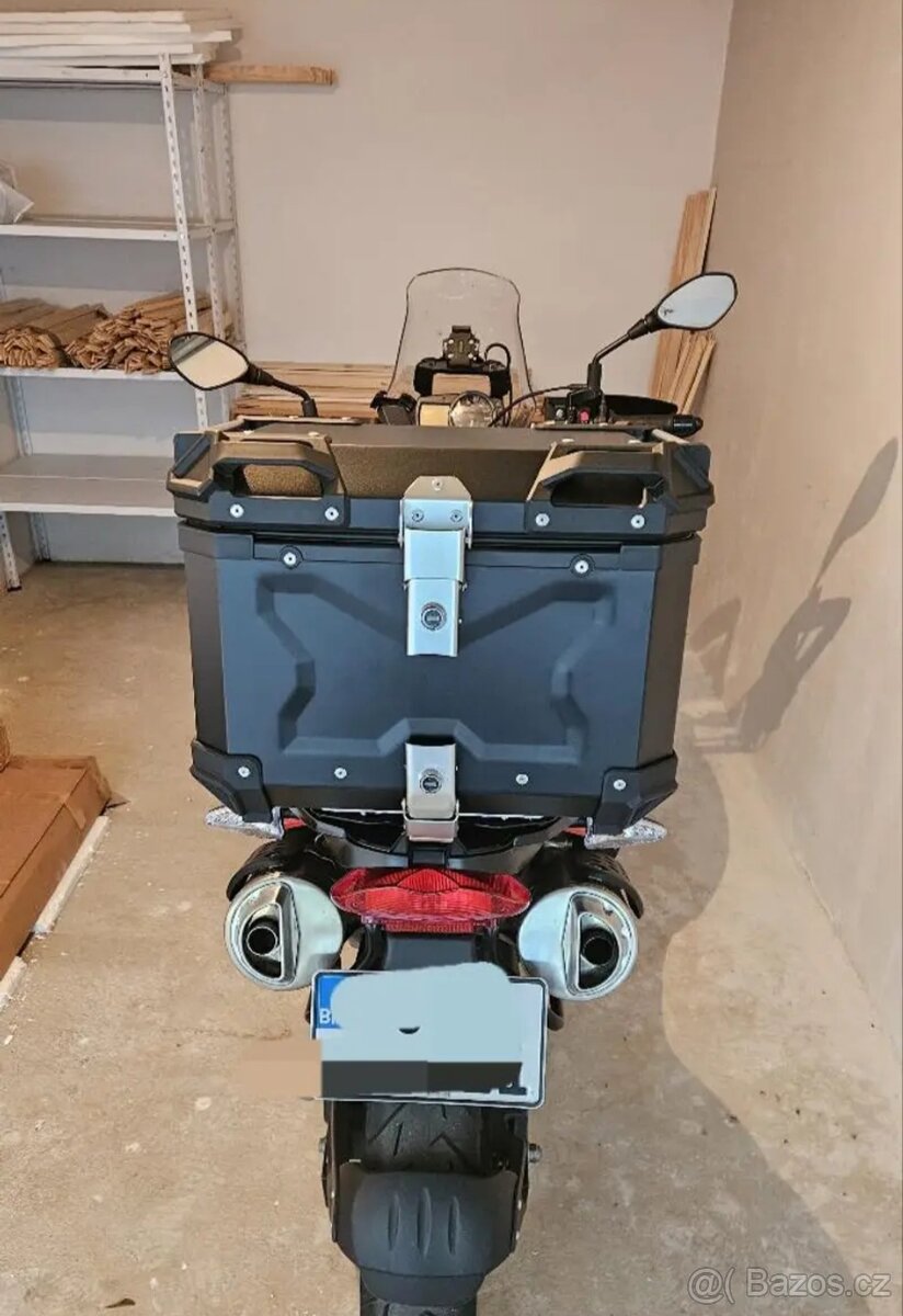 nový motokufr 45 l - na jednu velkou přilbu