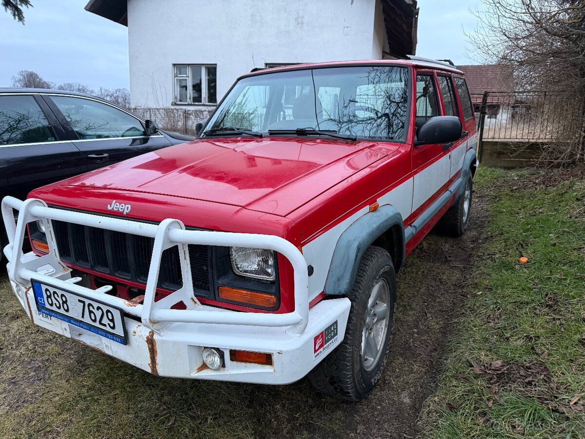 Jeep cherokee xj 2.5i 87kw r.v. 2000