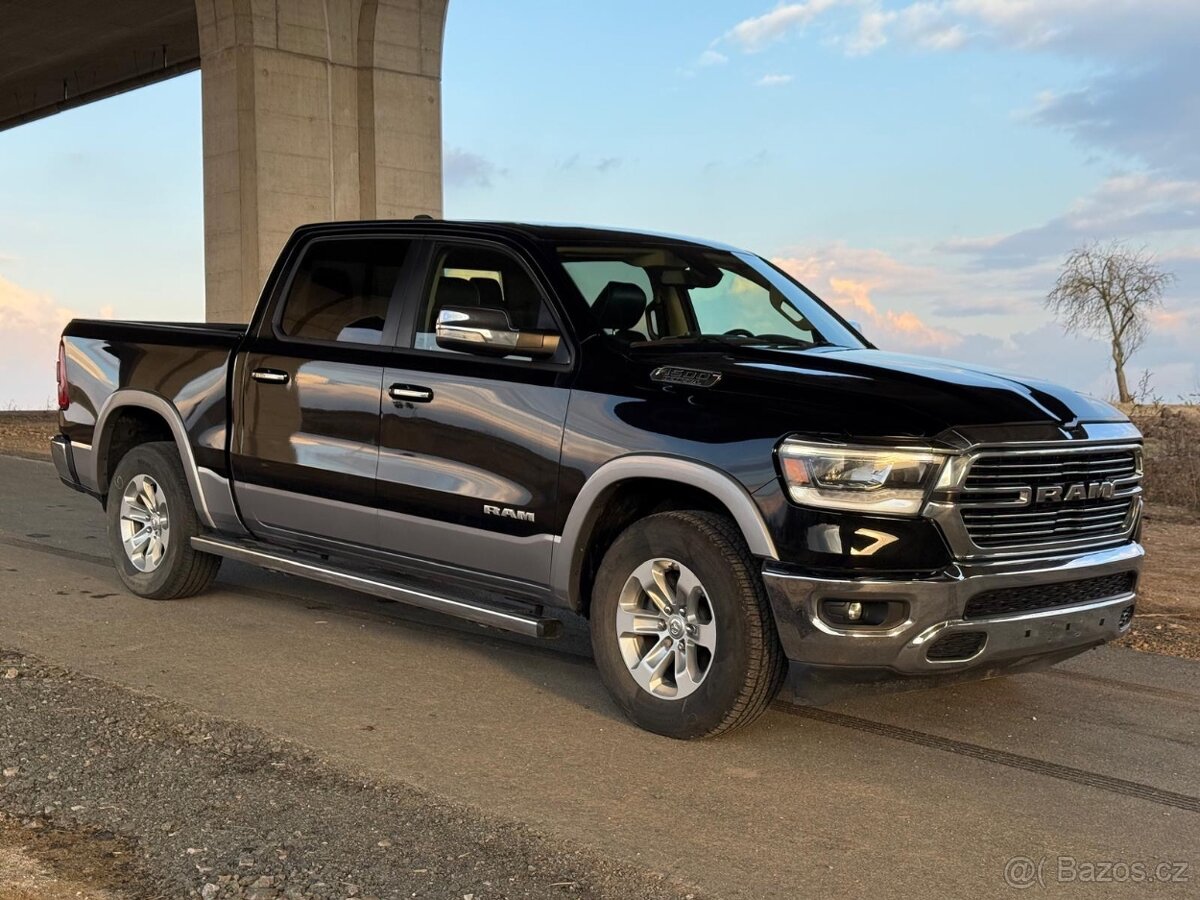 DODGE RAM 1500 5.7 Hemi LARAMIE RWD 2020