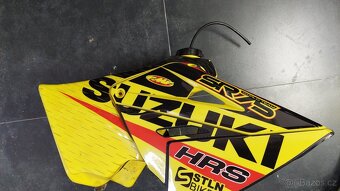 Suzuki RM 125/250 Restyle kit plasty - 20