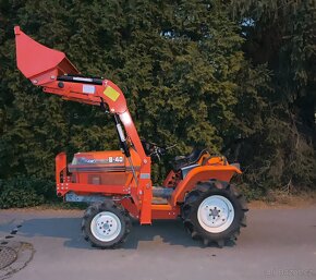 Japonský malotraktor Kubota B-40 s nakladačem - 20