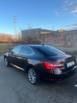 Skoda Superb 2.0 tdi 110 kW DSG - 20