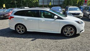 Ford Focus ST 2.0 184 kW Recaro, xenony, serviska naj.165tkm - 20