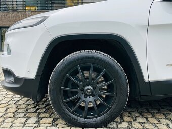 Jeep Cherokee 2.0D 4x4 125KW AUTOMAT LED NAVI SENZORY TAŽNÉ - 20