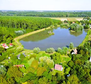 Chata u jezera v blízkosti slovenských termálů Kolárovo - 20