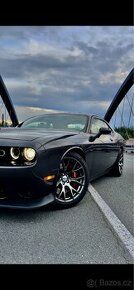 Dodge Challenger 6.4 SRT manuál - 2