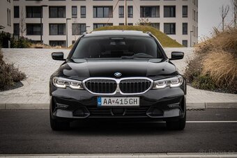 BMW Rad 3 Touring 320d xDrive Sport Line A/T - 2