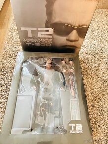 Hot Toys - 2