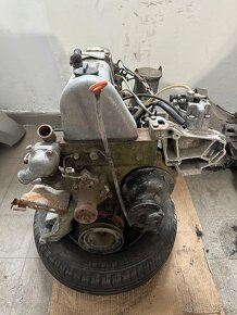 Motor Mercedes w115 220D - 2