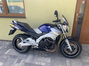 Suzuki GSR 600 - 2