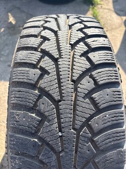 Nokian 215/60r17c - 2