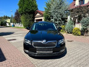 Škoda Superb Combi II 2.0 TDI 103KW DSG EXCLUSIVE - 2