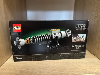 LEGO 40730 Luke Skywalker's Lightsaber - 2