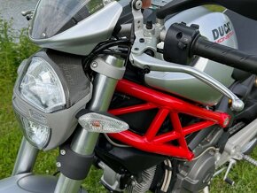 Ducati Monster 1100 - 2