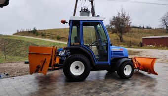 Malotraktor Iseki 3125 Pluh a sypac 4x4 - 2