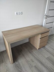 Psací stůl IKEA MALM - 2