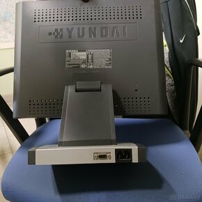 Prodám monitor Hyundai 17" - 2