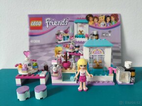 Lego Friends Stephanie a její cukrárna 41308
 - 2