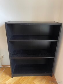 ikea knihovna tmava dyha - 2