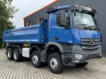 Mercedes-Benz Arocs 3242 8x4 - třístranný sklápěč - 2