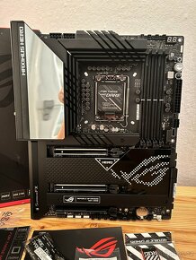 ASUS ROG MAXIMUS Z690 HERO Socket 1700 Funkční,záruka - 2