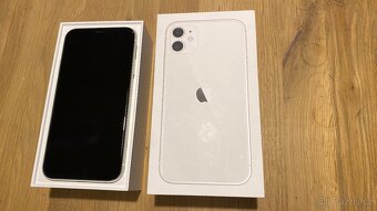 Prodám bílý iPhone 11 64GB - top stav - 2