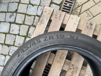 Letní pneu 245/45 r19 - 2